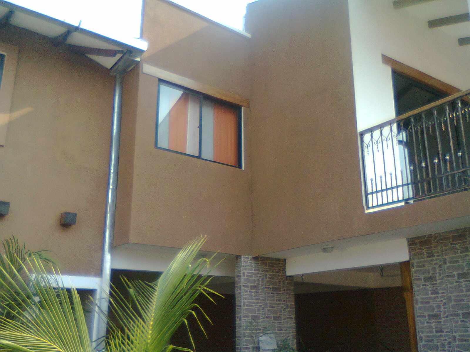Casa en Pampa de la isla en Santa Cruz de la Sierra 4 dormitorios 3 baños 2 parqueos Foto 4