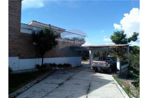 Casa en Aranjuez en Tarija 11 dormitorios 2 baños 1 parqueos Foto 16