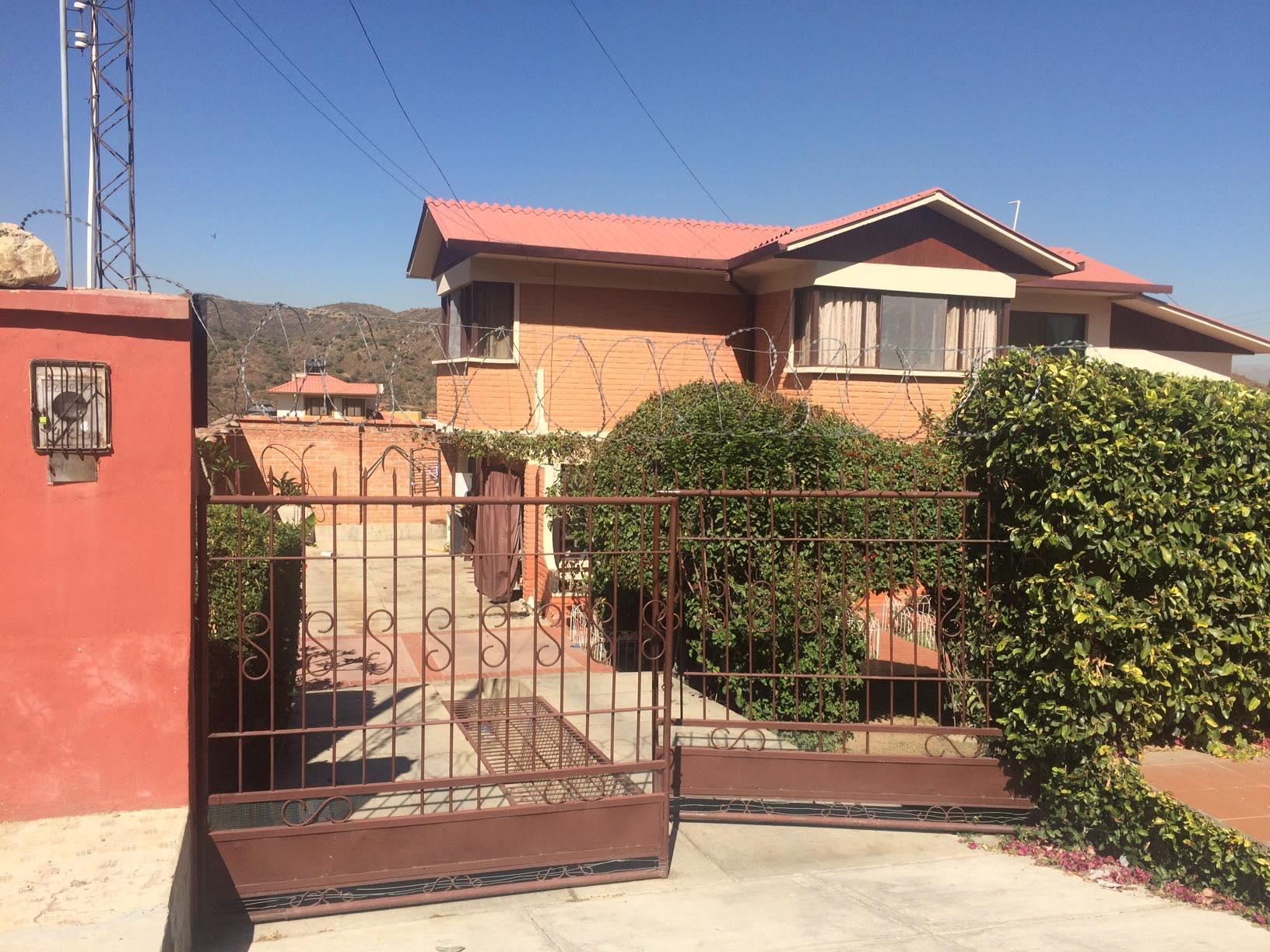 Casa en Pacata en Cochabamba 4 dormitorios 3 baños 2 parqueos Foto 4