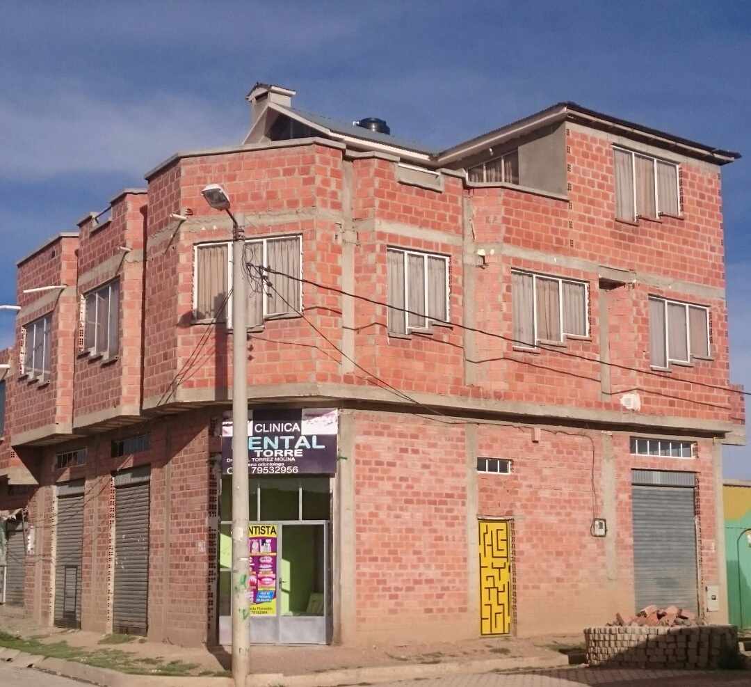 Casa en Achachicala en La Paz 6 dormitorios 3 baños 4 parqueos Foto 1