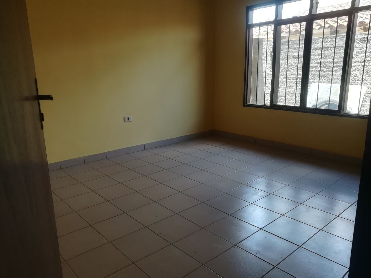 Casa en Plan 3000 en Santa Cruz de la Sierra 2 dormitorios 1 baños 1 parqueos Foto 4