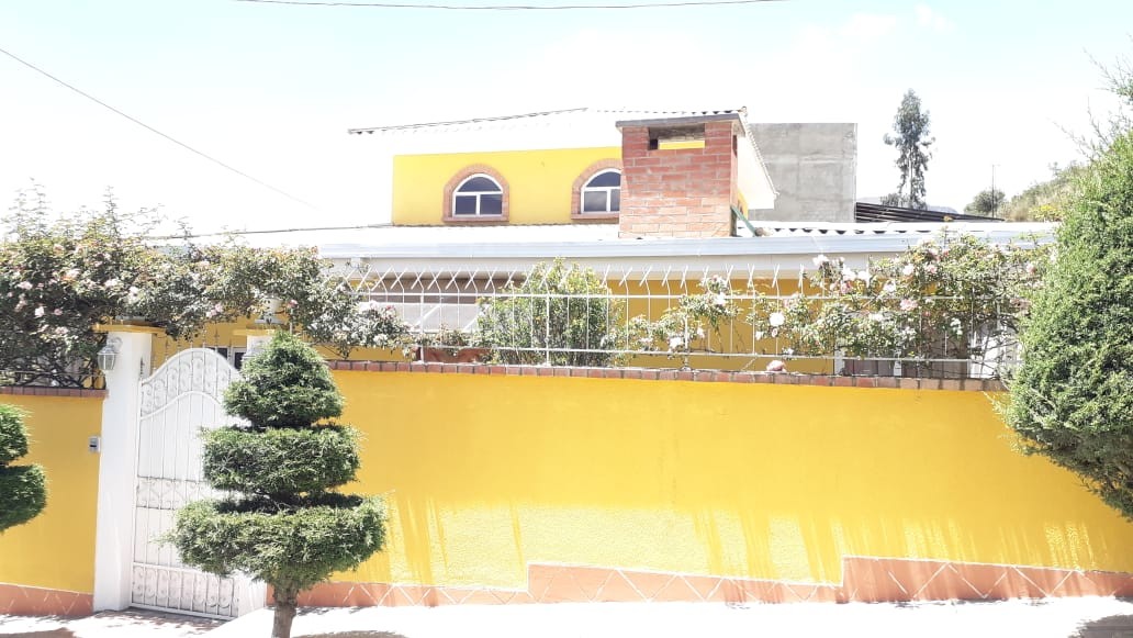 Casa en Achumani en La Paz 4 dormitorios 2 baños 2 parqueos Foto 3