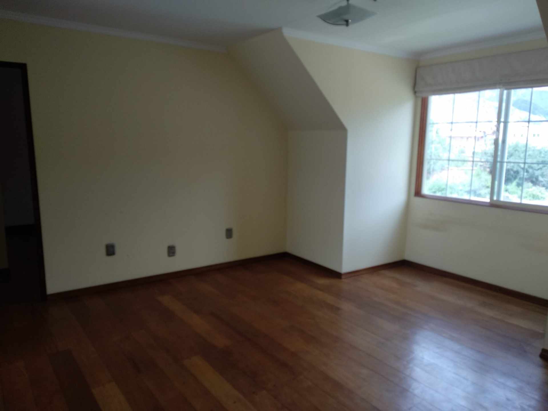 Casa en Mecapaca en La Paz 4 dormitorios 3 baños 6 parqueos Foto 12