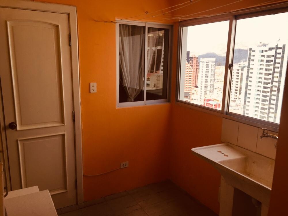 Departamento en San Jorge en La Paz 4 dormitorios 3 baños  Foto 6
