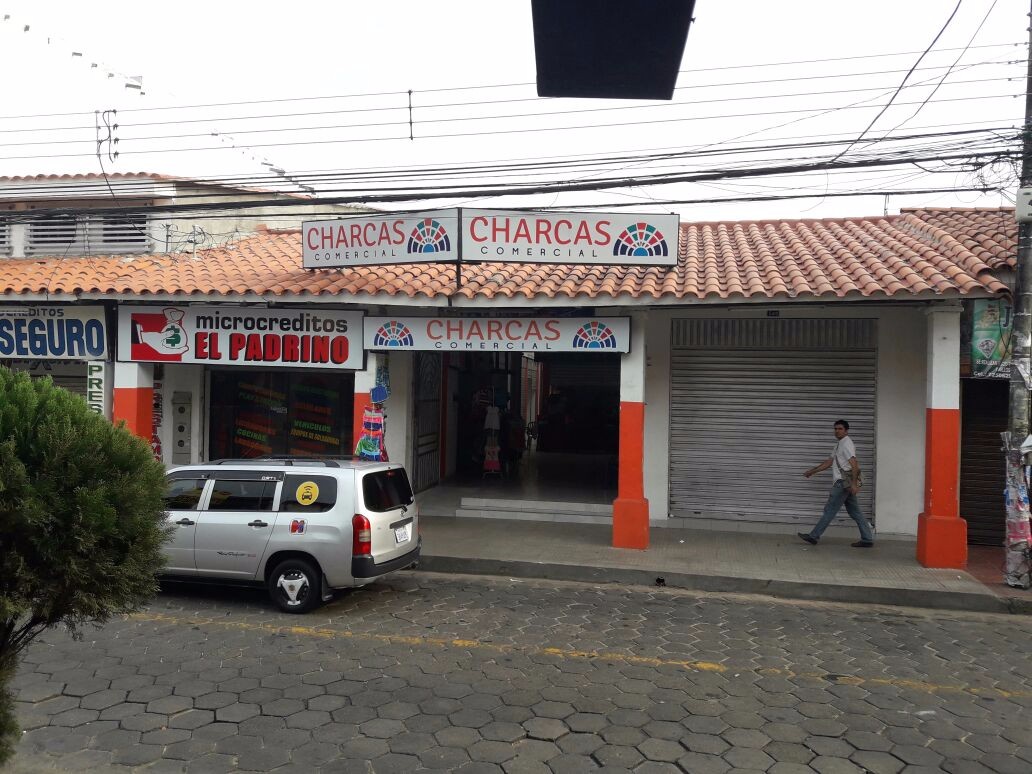 Local comercial Calle Charcas #547, entre Calle Campero y Calle Avaroa Foto 1