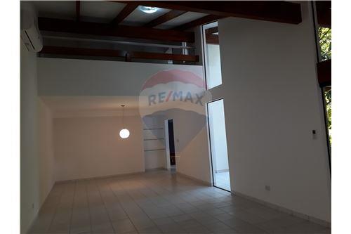 Casa en AlquilerDoble via la guardia Foto 3