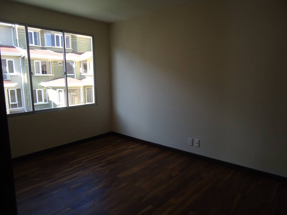 Departamento Achumani, calle F, Sector Asilo. Edificio Residencial Foto 18