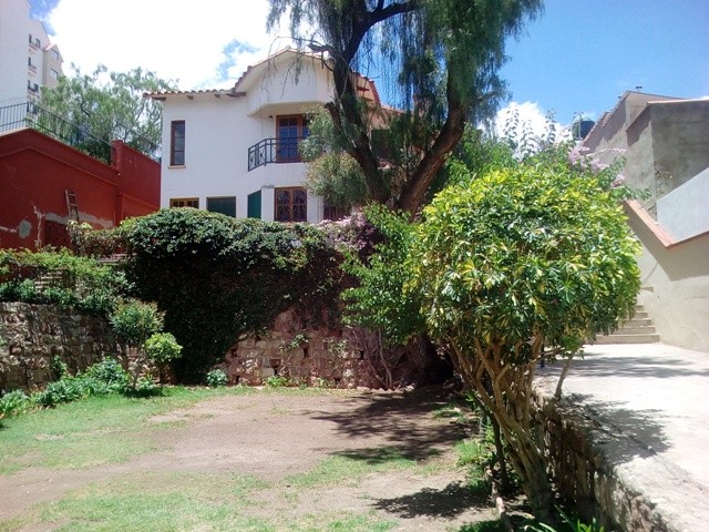Casa en Sucre en Sucre 4 dormitorios 3 baños 4 parqueos Foto 16