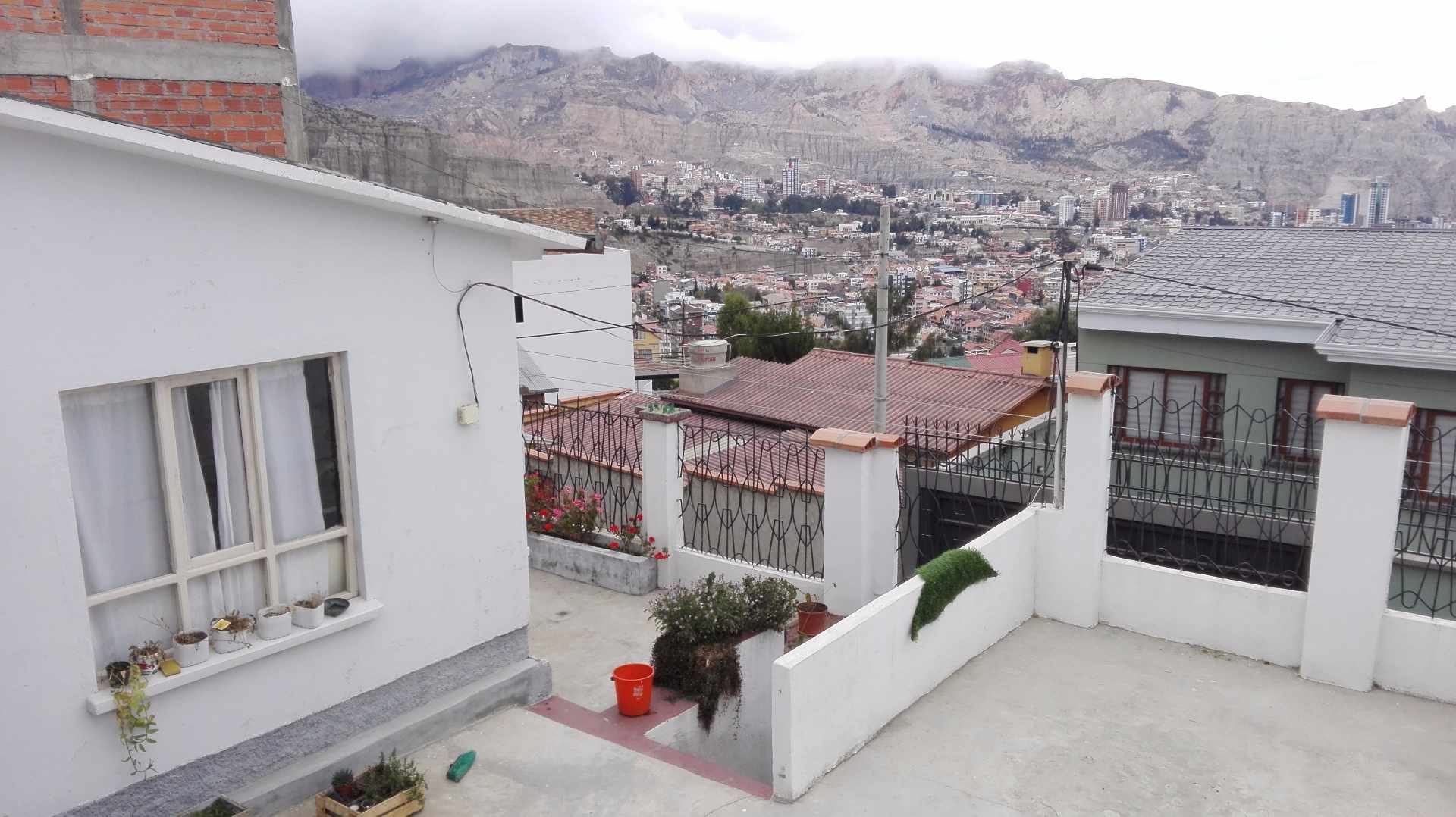 Casa en Achumani en La Paz 3 dormitorios 2 baños 1 parqueos Foto 10
