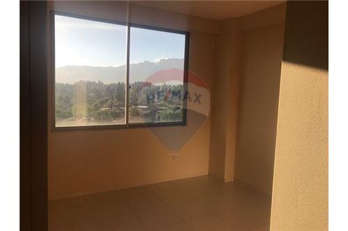 Departamento en Condebamba en Cochabamba 6 dormitorios 2 baños 1 parqueos Foto 14
