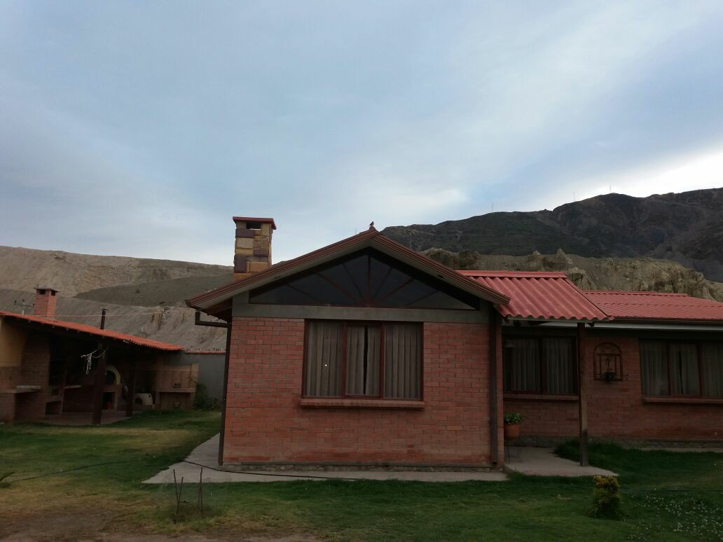 Casa en Mecapaca en La Paz 3 dormitorios 2 baños 4 parqueos Foto 1