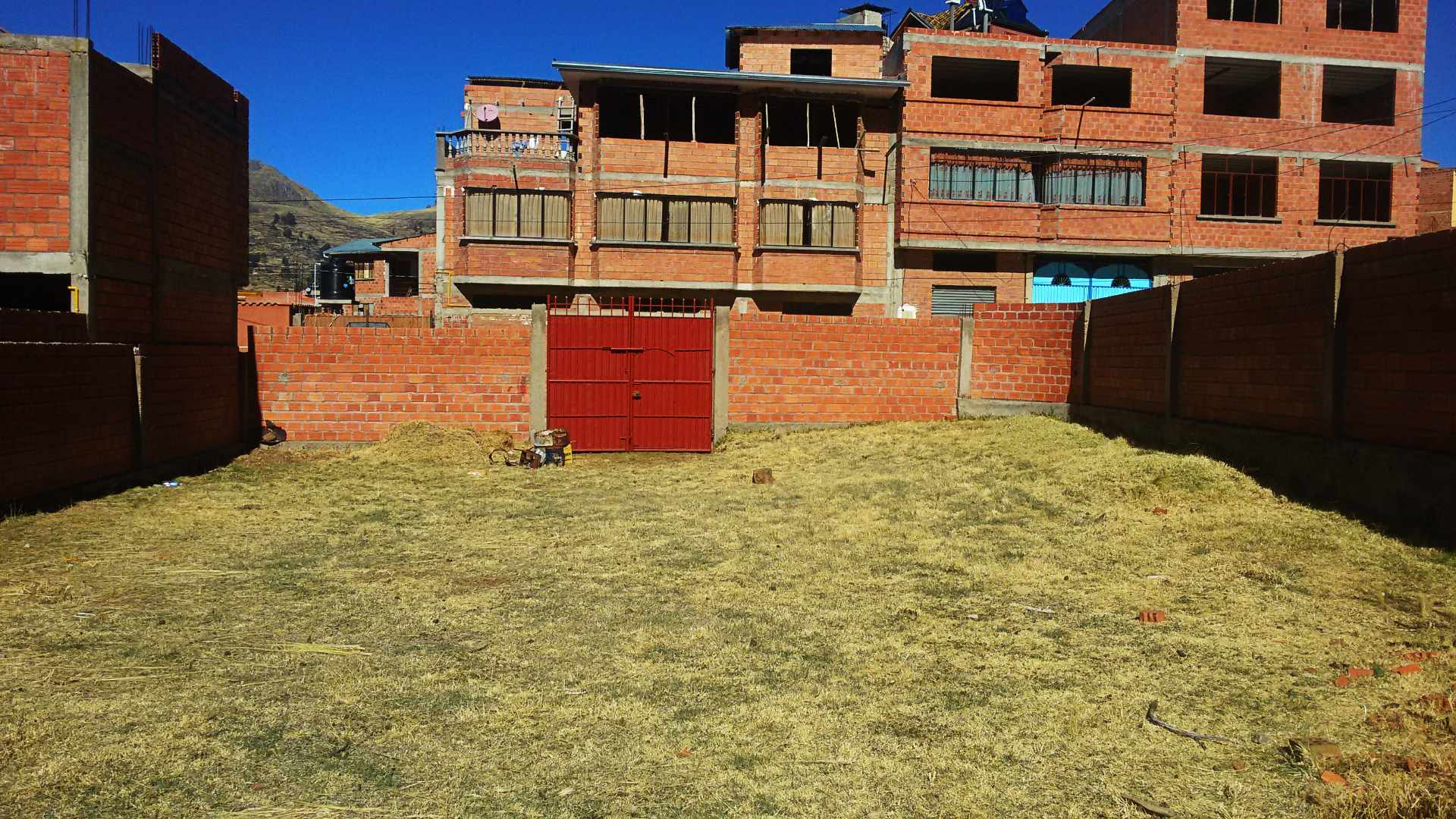 Terreno en VentaAv. Avaroa S/N    Foto 2