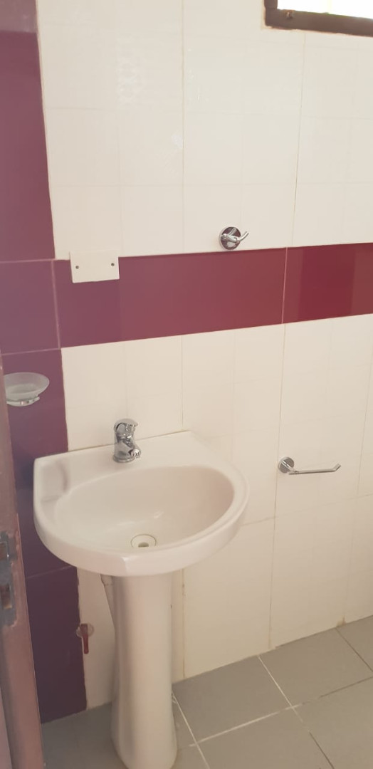 Departamento Av. Villazon km 5.5 acera sud. Sobre la avenida Foto 8