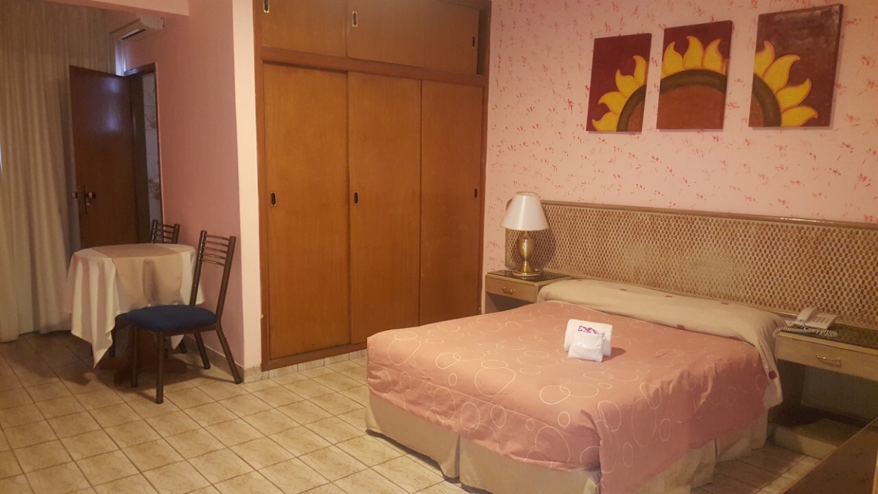 Edificio en VentaEN VENTA Hotel con ALTO FLUJO de huéspedes Calle Florida a 1/2 cuadra de la Av. Cañoto  62 dormitorios 70 baños 30 parqueos Foto 16