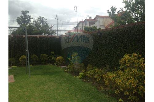 Casa en Equipetrol en Santa Cruz de la Sierra  2 baños 1 parqueos Foto 2