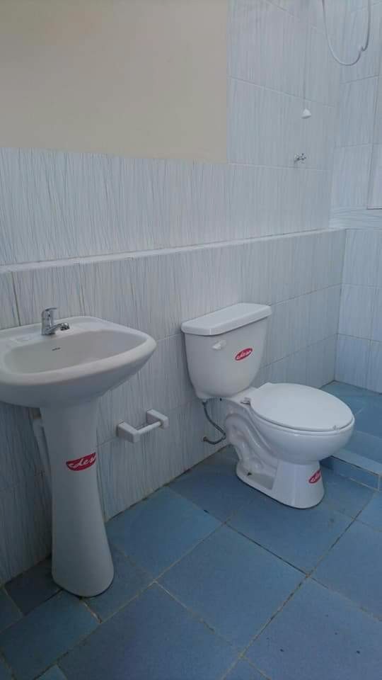 Casa en Venta

Zona Bajo San Antonio, final calle 10 pasaje Alberto Nro.24 puerta negra (a dos cuadras del minibus 848) 2 dormitorios 1 baños  Foto 2