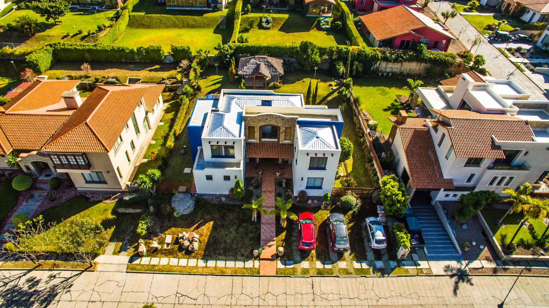 Casa en Villa Taquiña en Cochabamba 5 dormitorios 5 baños 3 parqueos Foto 1