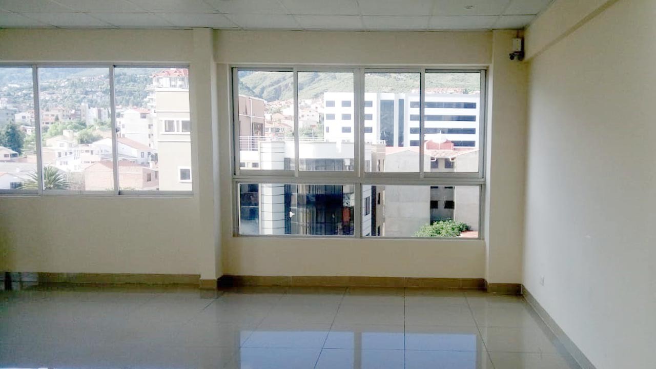 Departamento en VentaZona Norte, Univ. Católica 3 dormitorios 2 baños 1 parqueos Foto 3