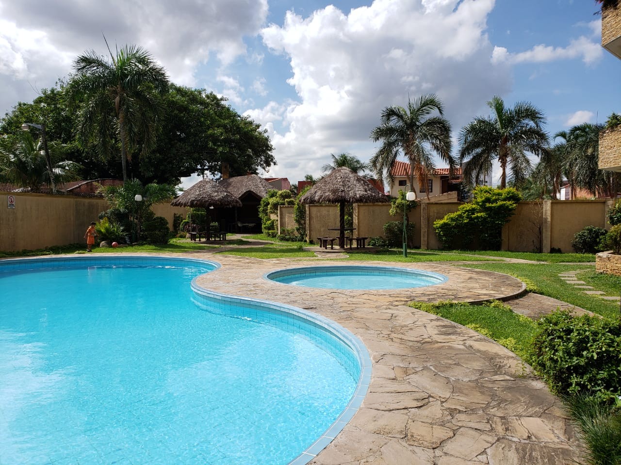 Departamento en Entre 1er y 2do anillo Este en Santa Cruz de la Sierra 3 dormitorios 2 baños 1 parqueos Foto 11