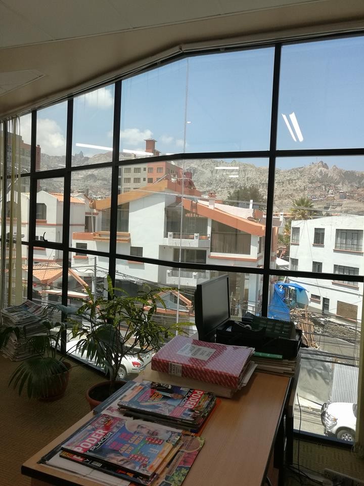 Oficina en Calacoto en La Paz 5 dormitorios 2 baños 2 parqueos Foto 4