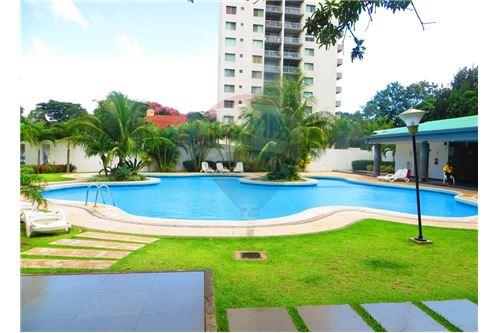 Departamento en VentaAv. Roca y Coronado Condominio Curupaú III  2 baños 1 parqueos Foto 7