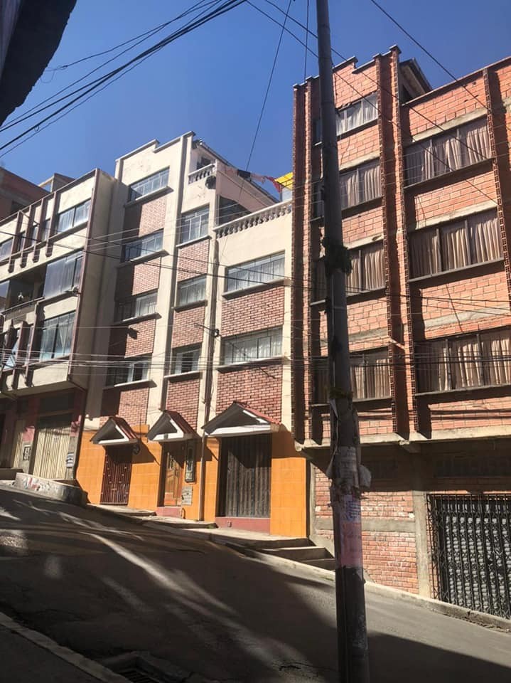 Casa en VentaOportunidad Casa en Venta , Zona Munaypata (CV247) 8 dormitorios 4 baños  Foto 2