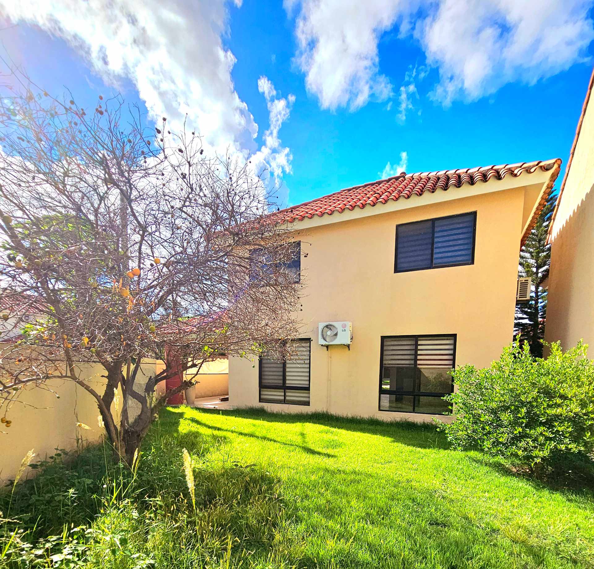 Casa Av. Banzer 7mo ANILLO- Cond. FIRENZE  Foto 6