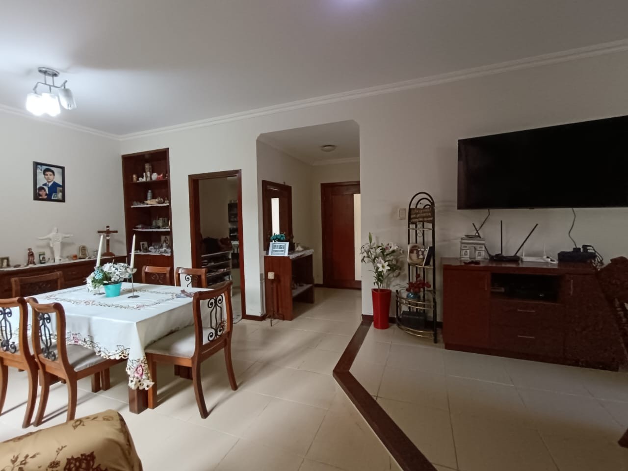 Casa en VentaB. Petrolero Norte Entre Av Alemana y Av Beni  casi 2do. anillo Foto 7