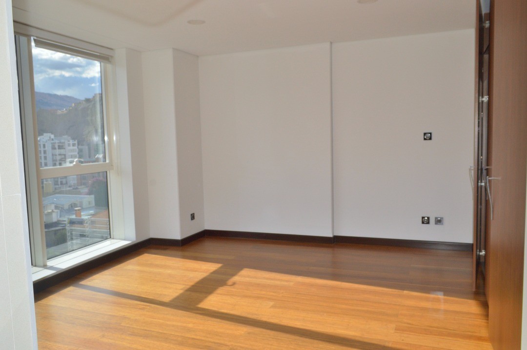 Departamento en Alquiler<b>DEPARTAMENTO DE 1 DORMITORIO EN ALQUILER, CALACOTO.</b> 1 dormitorios 1 baños 1 parqueos Foto 4