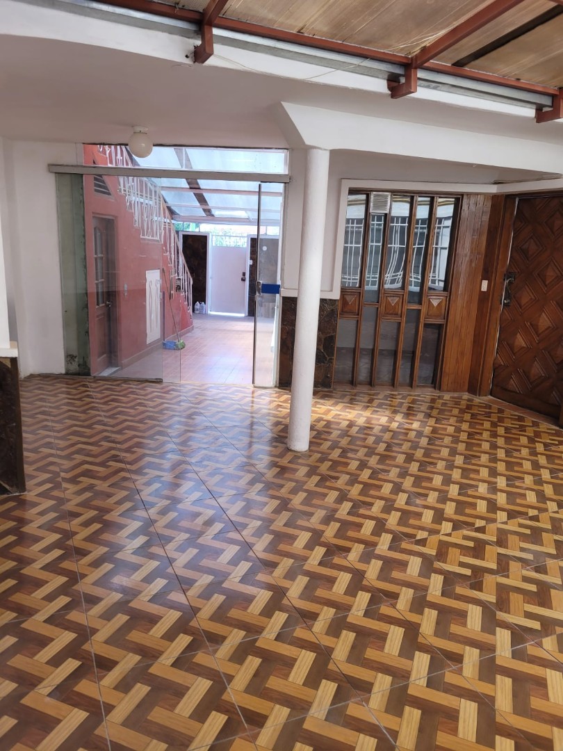 Casa en AlquilerSOPOCACHI -  CASA EN ALQUILER O VENTA -  PARA OFICINAS - 3 PLANTAS  21 dormitorios 5 baños 5 parqueos Foto 11