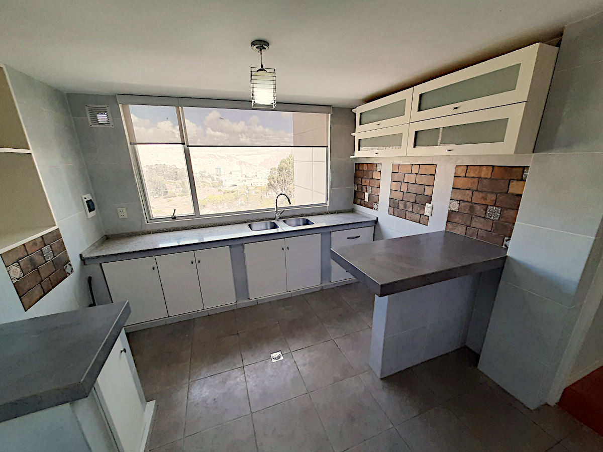 En Alquiler a $us 600 Foto 4