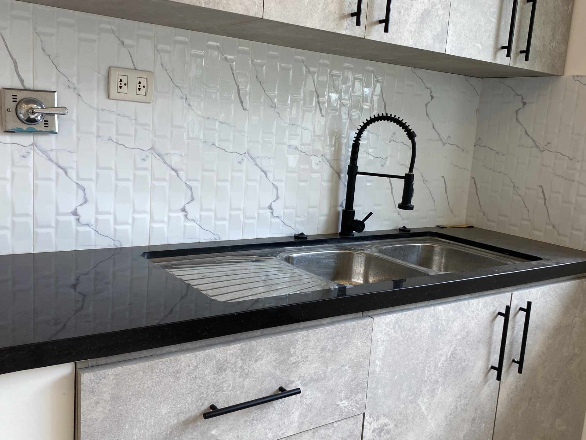 Casa en VentaCondominio Las Palmeras 2. Km 8 Carretera al Norte entrando por Mainter, al lado de ASAI NORTE.   4 dormitorios 4 baños 2 parqueos Foto 9