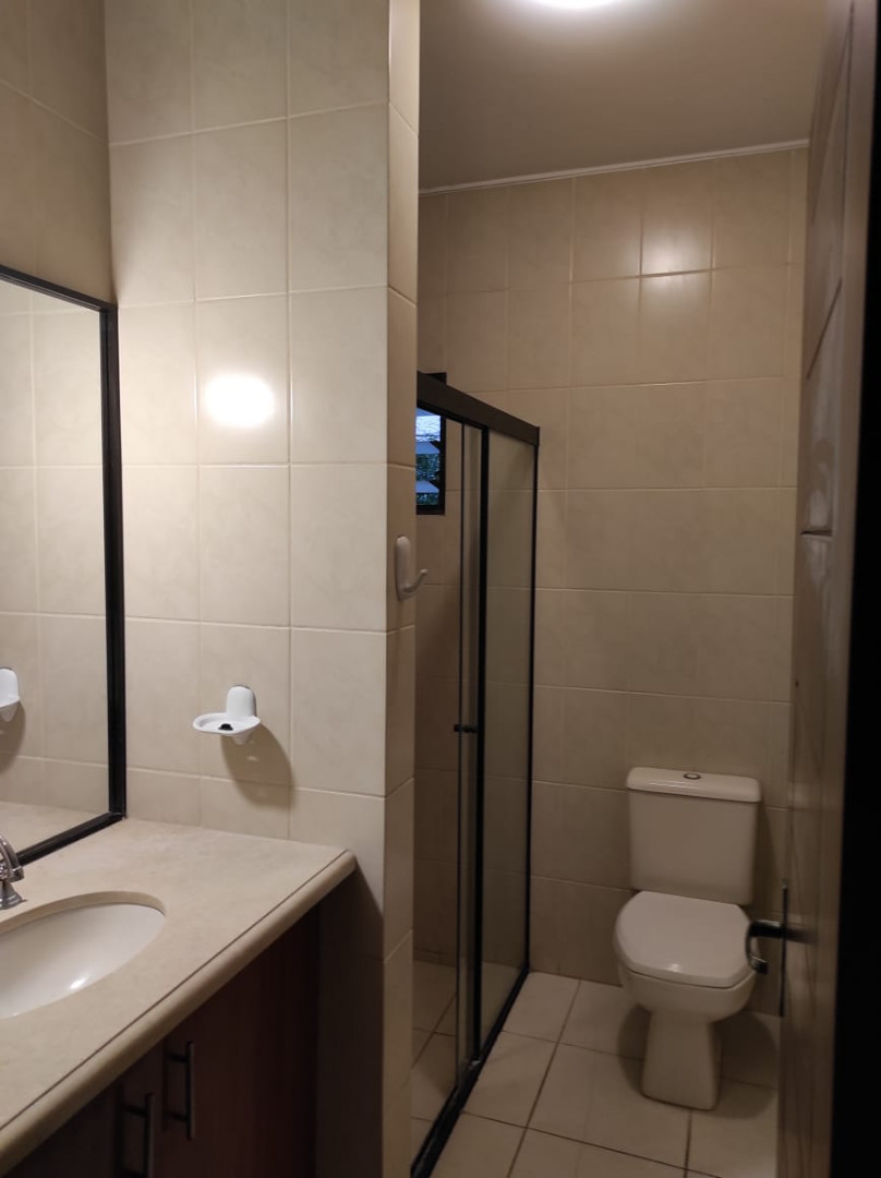 Casa en Entre 2do y 3er anillo Norte en Santa Cruz de la Sierra 3 dormitorios 3 baños 2 parqueos Foto 21