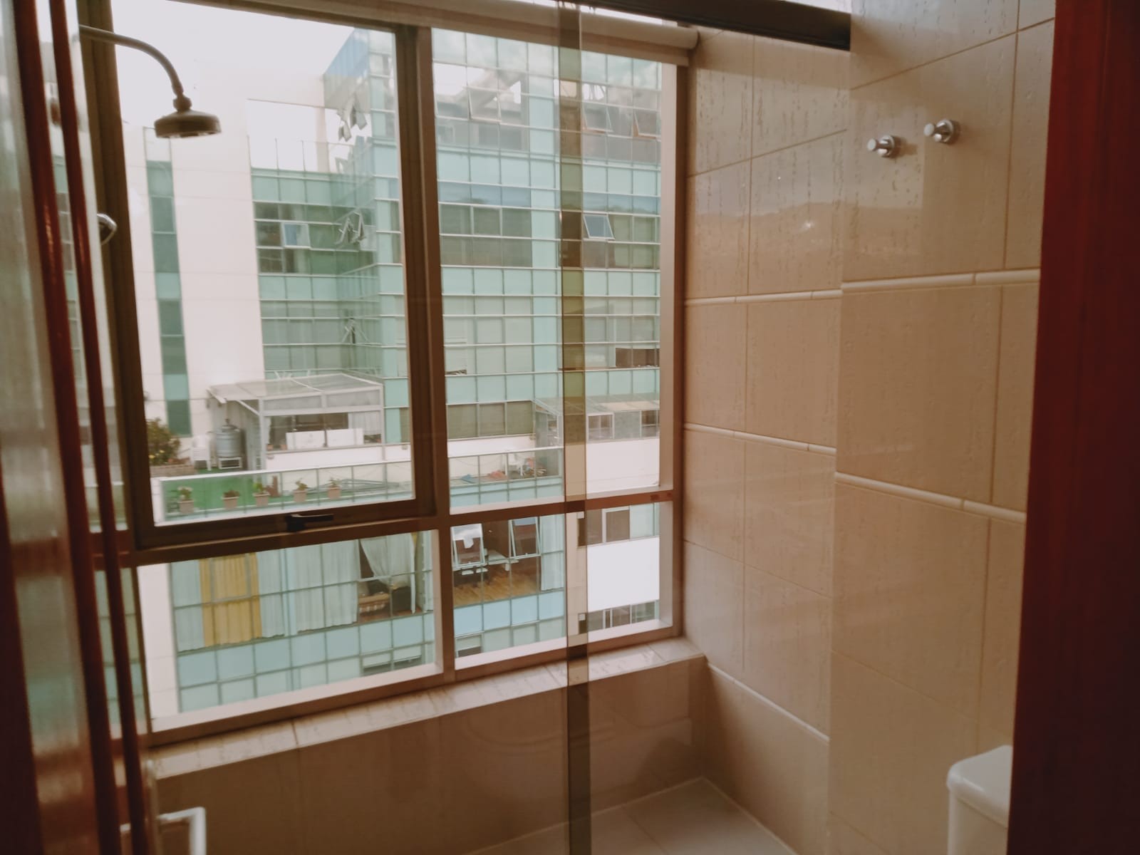 En Alquiler a $us 1,600 Foto 6