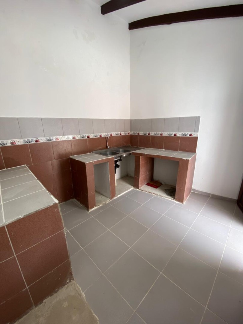 Casa AV. BANZER 6TO ANILLO Foto 8