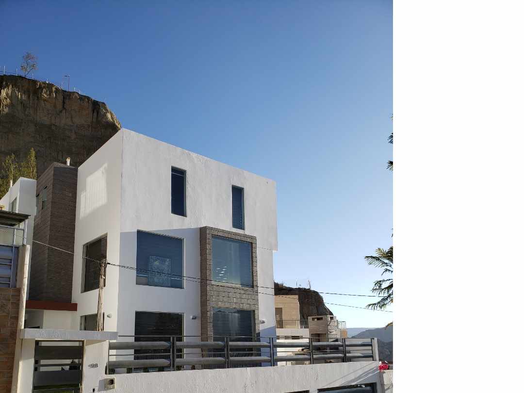 Casa en VentaCalle 2 #98 Urb. Los Olivos 5 dormitorios 4 baños 3 parqueos Foto 2