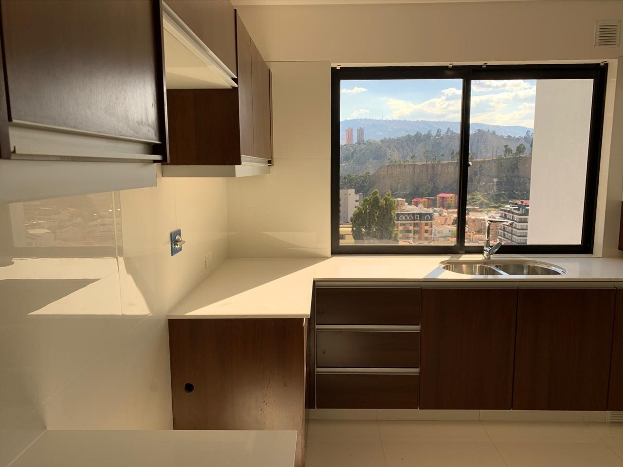 Departamento en Calacoto en La Paz 3 dormitorios 3 baños 1 parqueos Foto 18