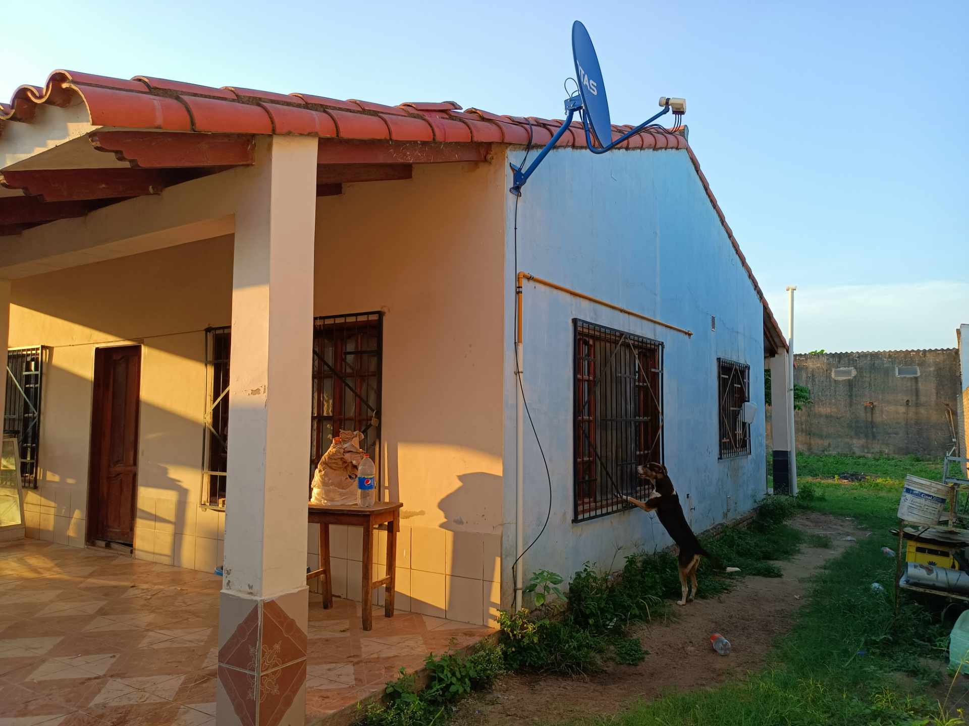 Casa Urb. Leónidas, Barrio el Terrado III. Cerca a Mercado Bicentenario Foto 1