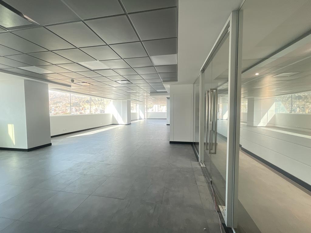 Oficina OFICINA EN VENTA EN CALACOTO A ESTRENAR Foto 3