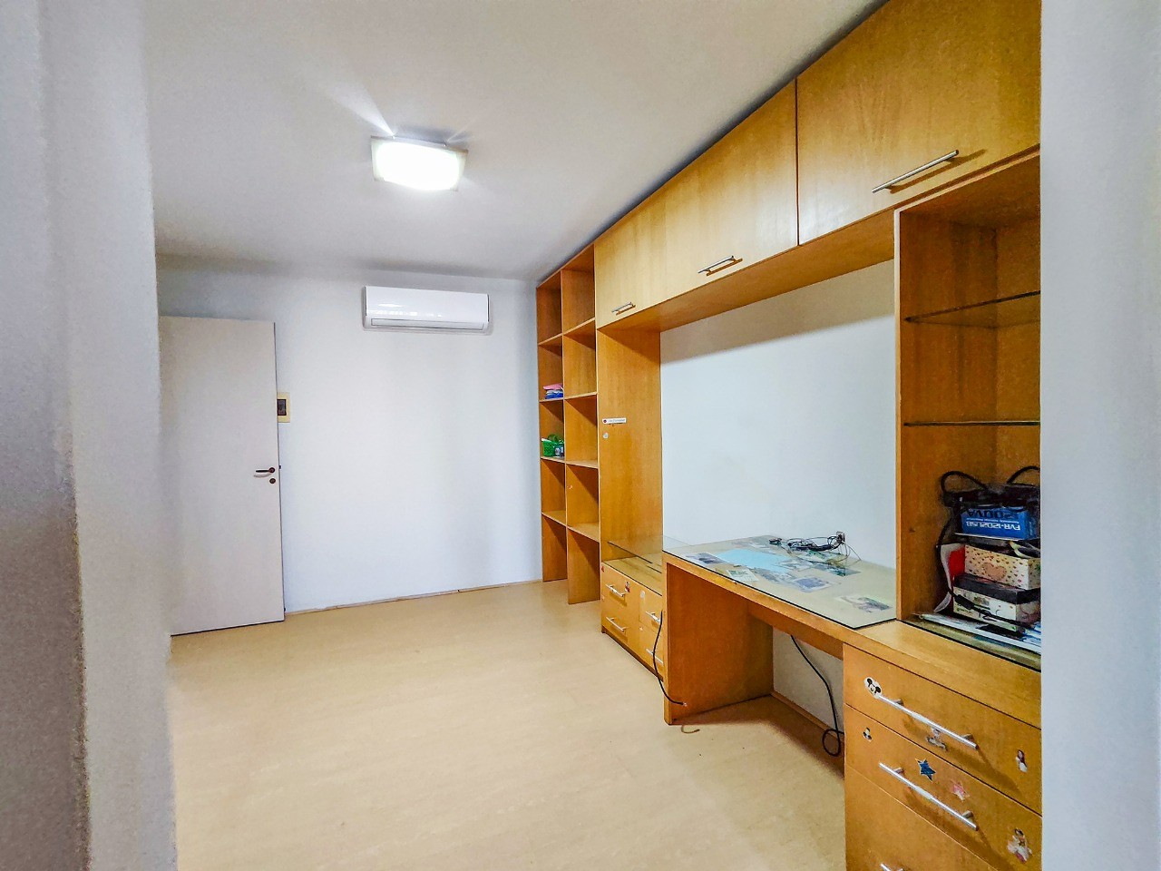 Casa en AlquilerCond. La Hacienda I, 5to. Anillo entre Av. Banzer y Av. Beni 4 dormitorios 3 baños 1 parqueos Foto 3