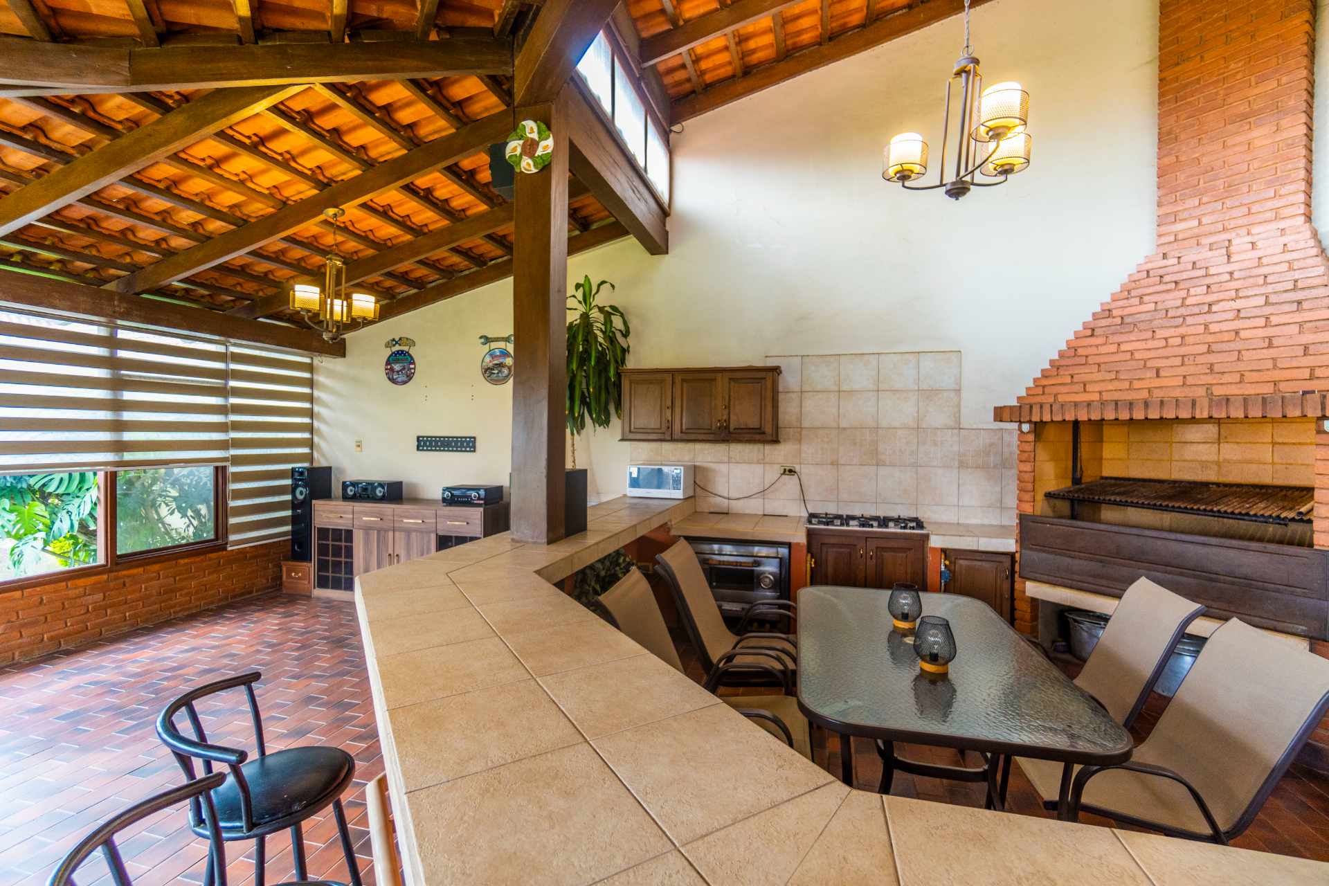 Casa en VentaFABULOSA PROPIEDAD E VENTA ZOBRE CALLE CARACOL ZONA TROJES Foto 17