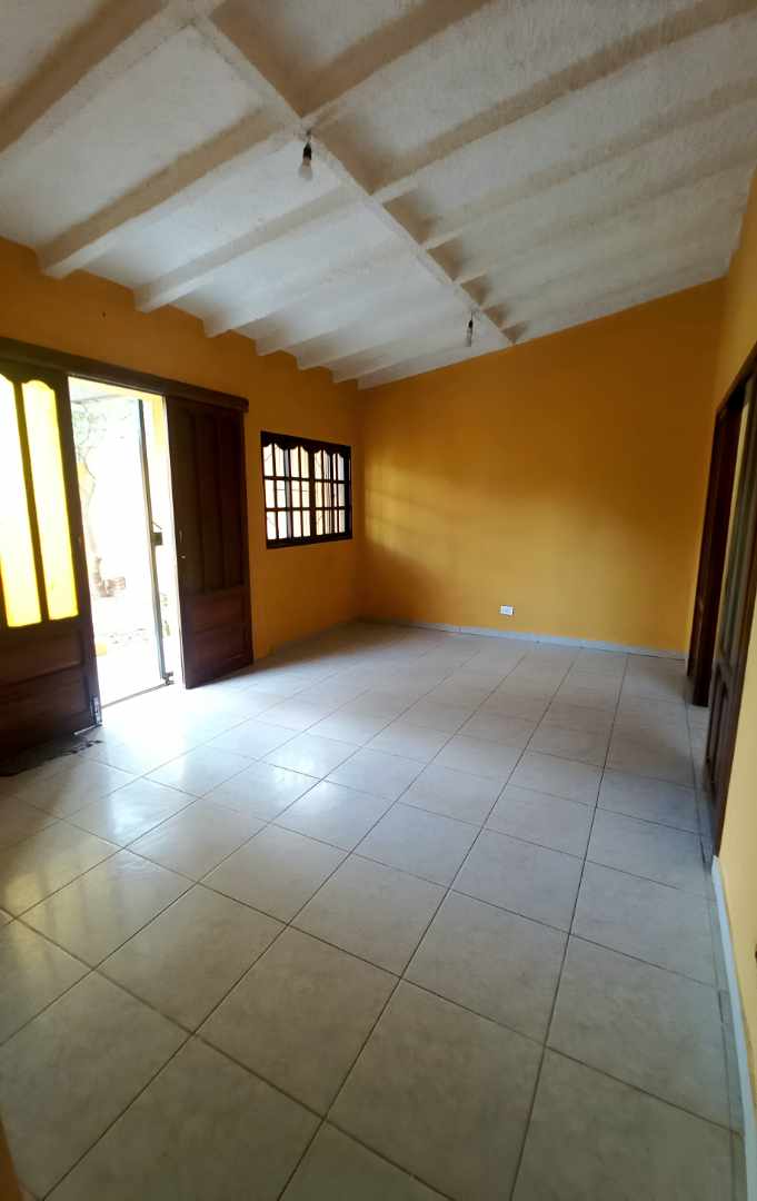 Casa Av. Los Pinos, Urb. Toborochi, Zona Sur Foto 10