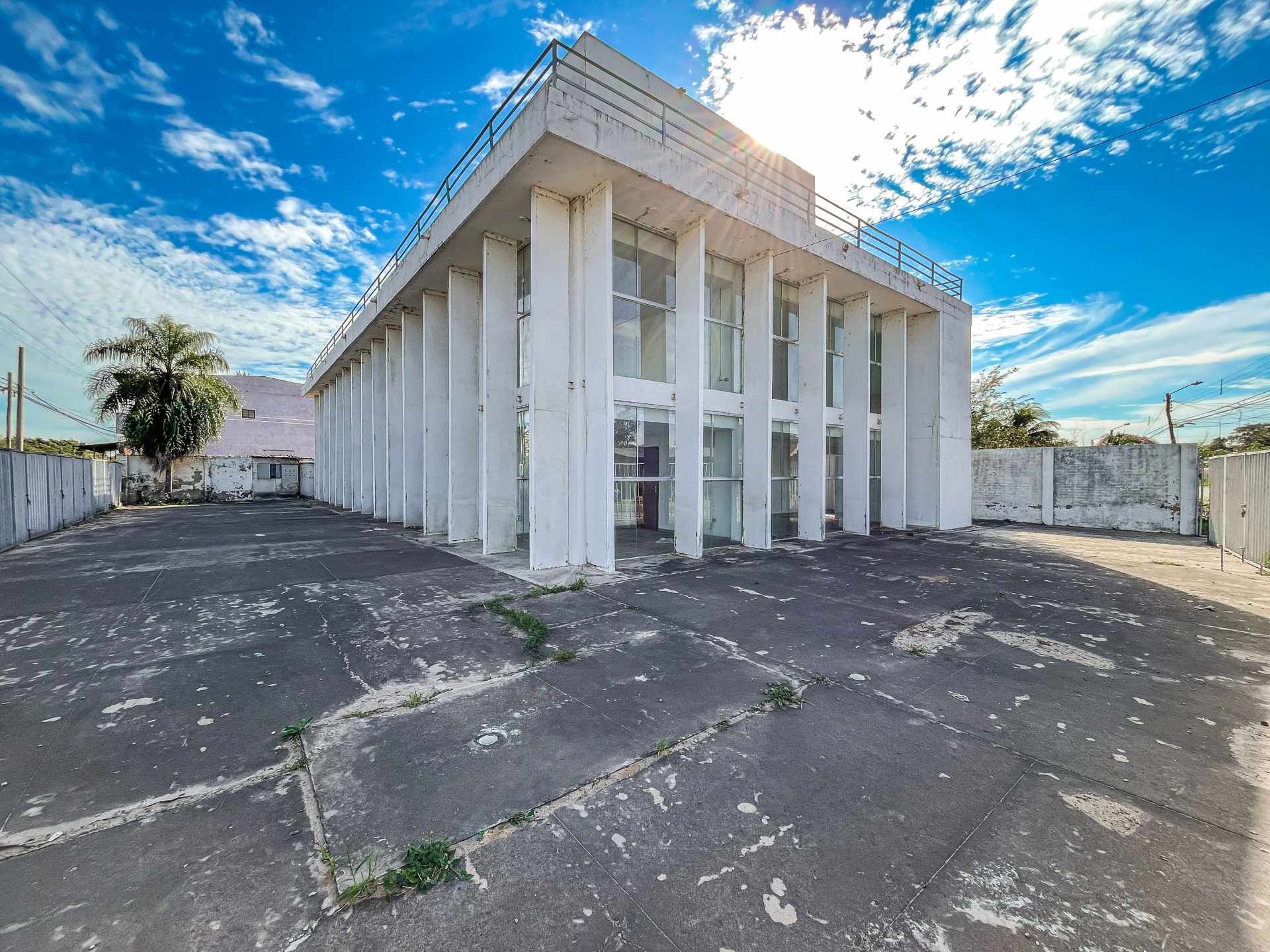 Edificio en Plan 3000 en Santa Cruz de la Sierra 8 dormitorios 5 baños 8 parqueos Foto 6
