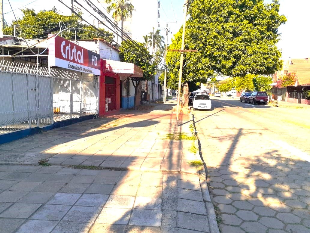 Casa en VentaCASA Y CANAL  EN VENTA -  SANTA CRUZ, BOLIVIA    
 9 dormitorios 4 baños 3 parqueos Foto 24
