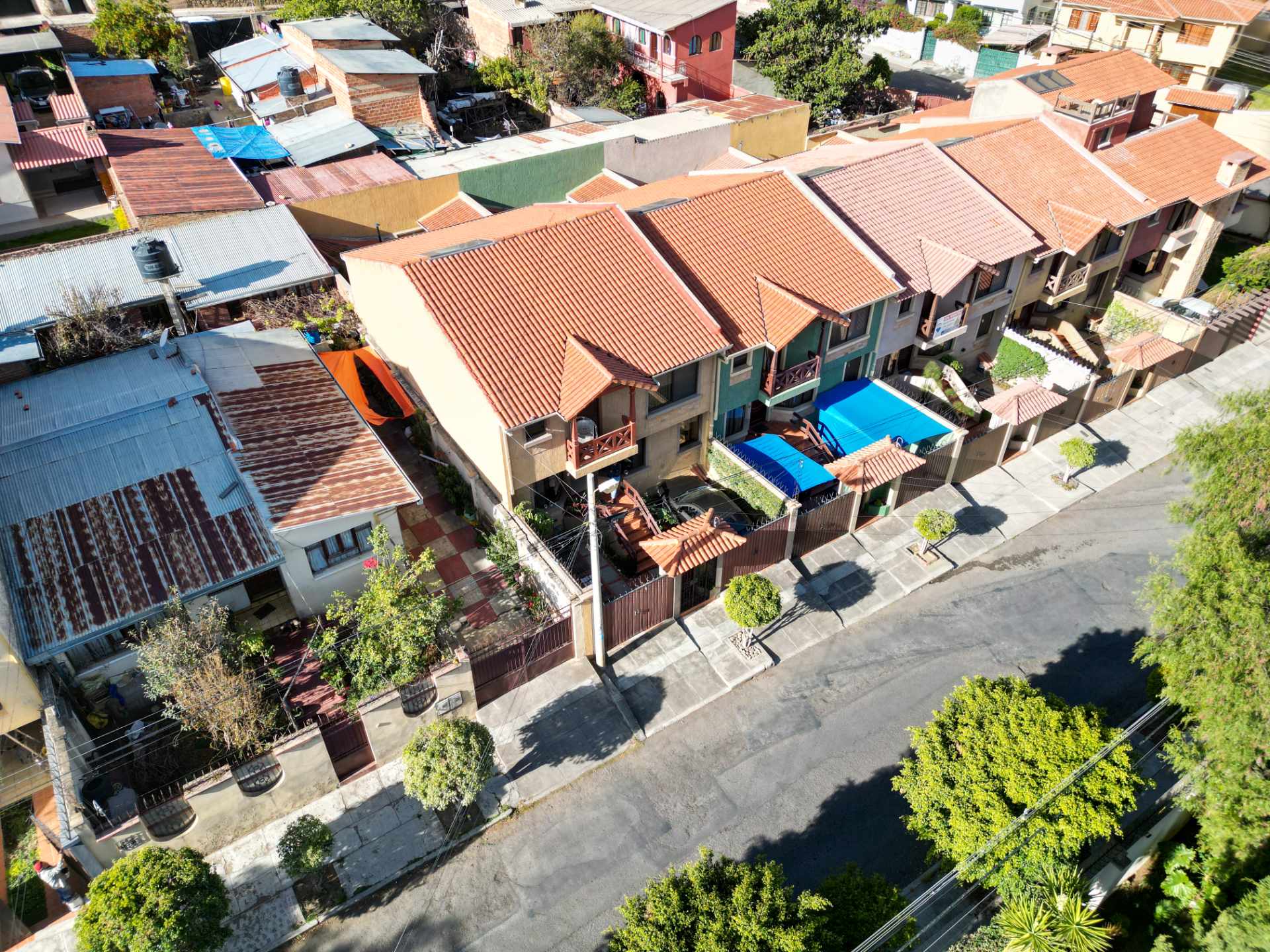 Casa en Mesadilla en Cochabamba 4 dormitorios 4 baños 2 parqueos Foto 11