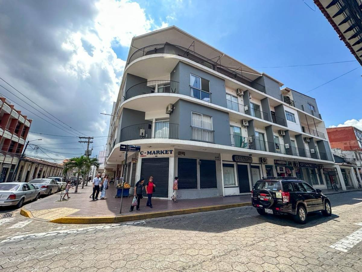Departamento en Centro en Santa Cruz de la Sierra 1 dormitorios 1 baños  Foto 10