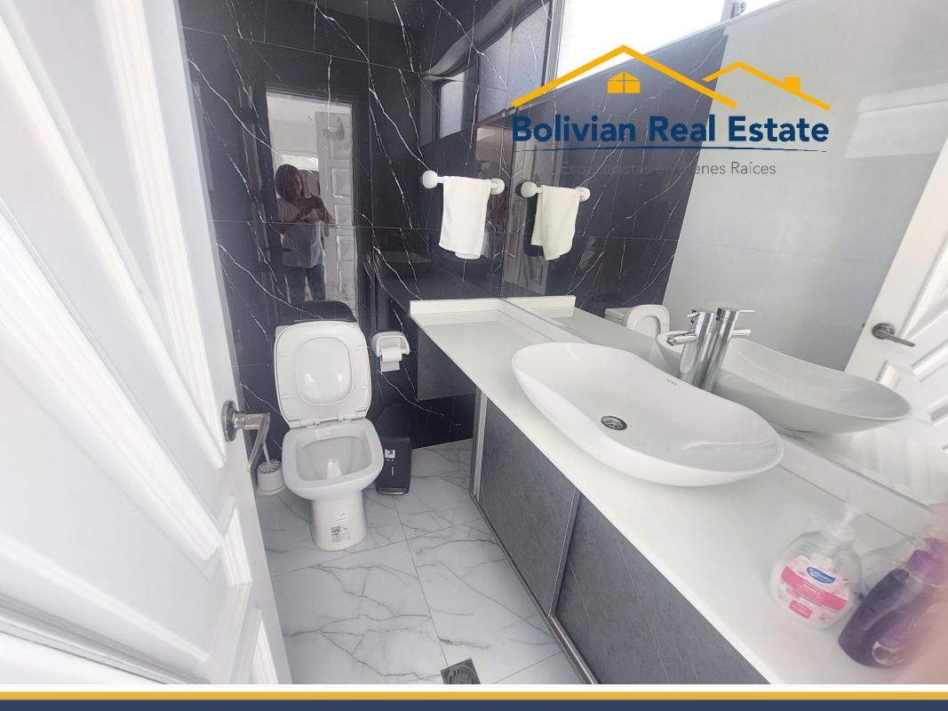 Casa en Calacoto en La Paz 4 dormitorios 3 baños 2 parqueos Foto 15