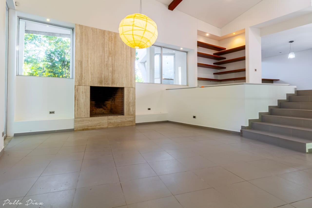 Casa en AlquilerCASA EN ALQUILER
