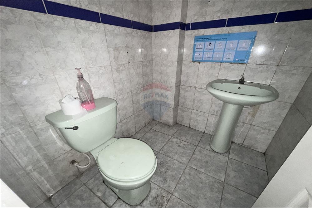 Local comercial en Noroeste en Cochabamba  2 baños  Foto 6