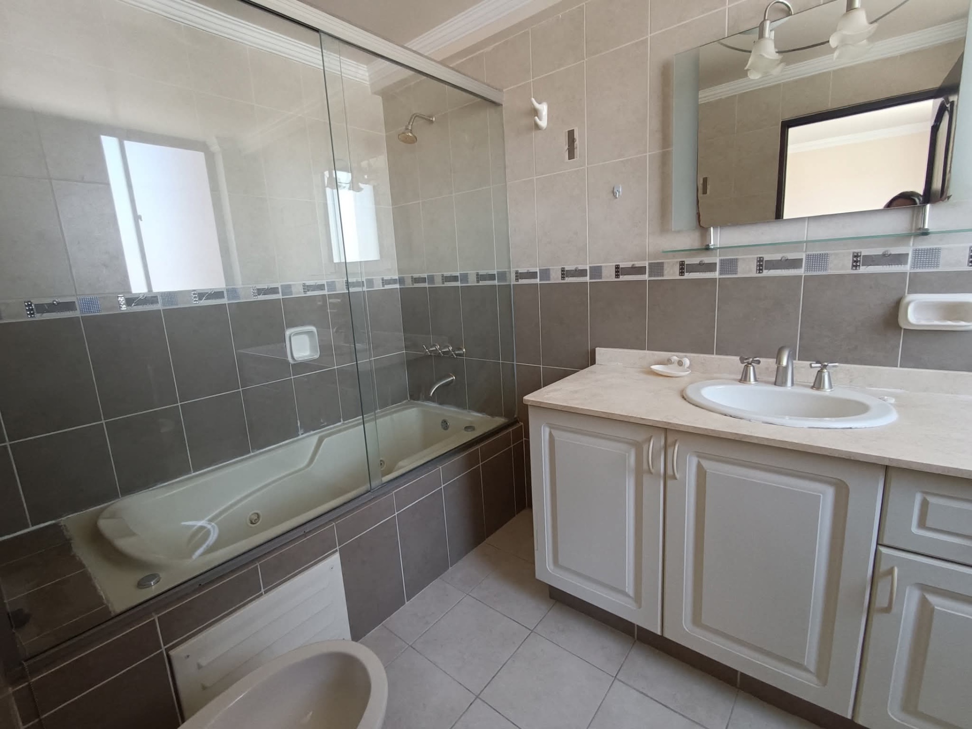 Departamento Departamento en alquiler Calacoto, en la Av. Ballivian
 Foto 4